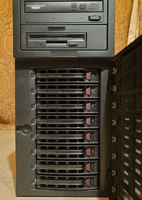 Сервер Supermicro X7DBE