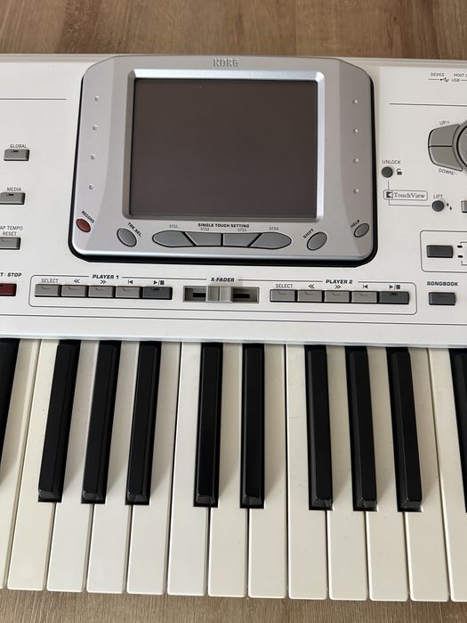 Korg PA2x синтезатор
