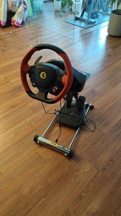 Kierownica ferrari thrustmaster + stojak