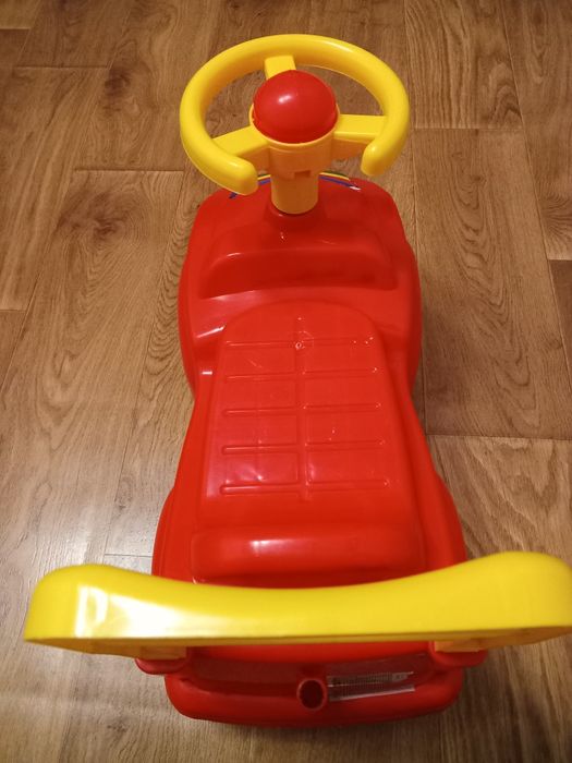 Дитяча машина-толокар