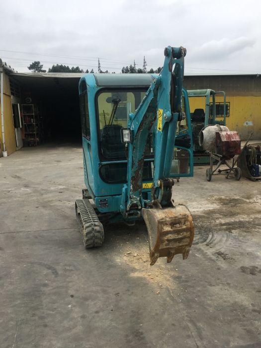 Mini giratoria - escavadora Bobcat E14