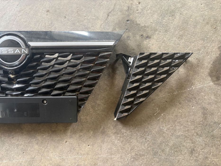 Grelha frente Nissan Qashqai j12, 2025