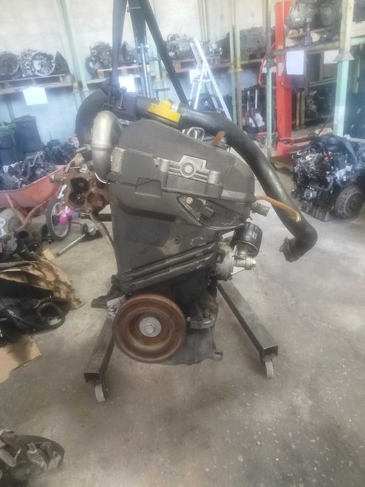 Motor 1.5dci K9K 722 com arranque atras