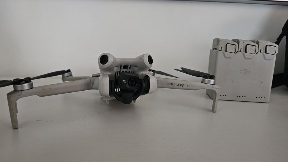 DJI Mini 4 Pro Fly More Combo