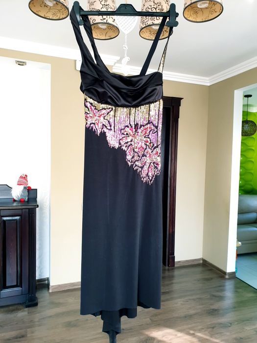 Вечірнє плаття чорний атлас з вишитим принтом