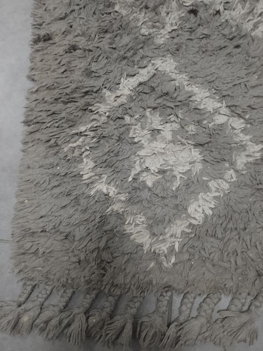 Sprzedam dywan 185x125 cm.