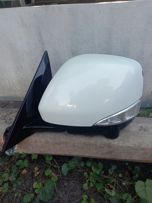 Інфініті QX 56 ліве зеркало