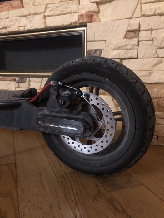 Електросамокат Xiaomi M365