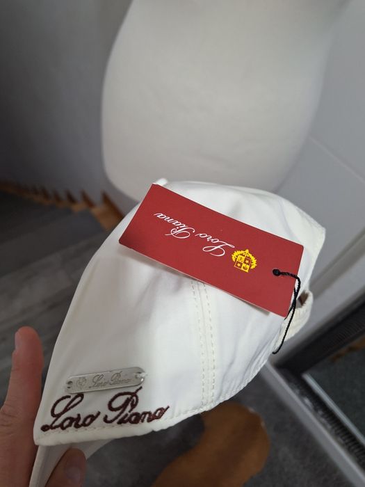 Loro  piana  czapka  z  daszkiem