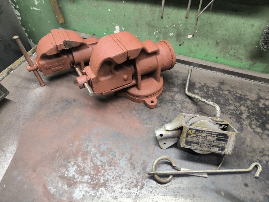 Тиски слесарные. Производство Ссср