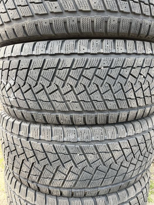 Зимня гума 245/55 р19