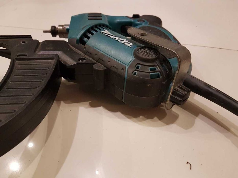 Makita 6842 elektryczna wkrętarka do płyt gipsowo-kartonowych