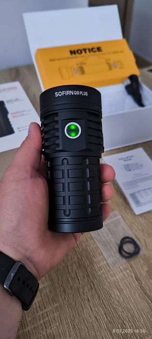 NOWA latarka Sofirn Q8 Plus -  16000 lm. wraz z 3 szt. akumulatorów.