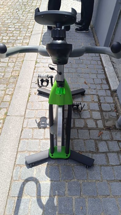 Vendo bicicleta fixa