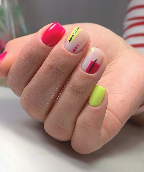 Услуги маникюра и педикюра