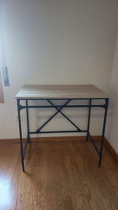 Secretária com topo (removível)