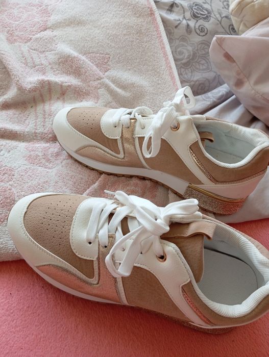 Adidasy damskie wygodne