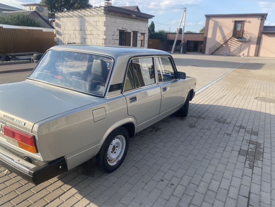 Автомобіль ВАЗ 2107