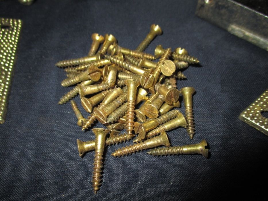 Conjunto de ferragens latão bronze serralharia marcenaria época