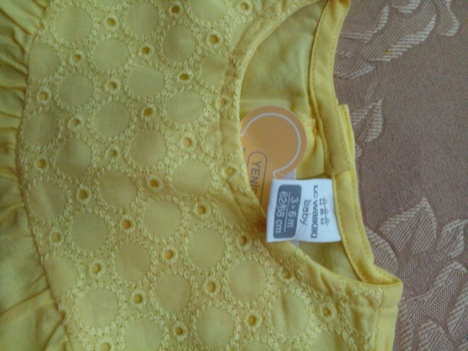 Джинсы, кофты и платья