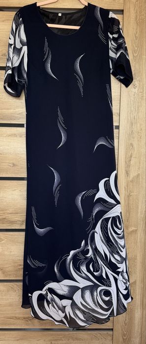 Elegancka sukienka maxi z szyfonem wesele chrzciny granatowa wzory 40 L