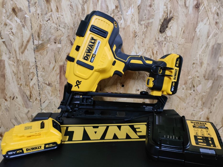 Gwoździarka sztyfciarka DeWalt DCN 660 D2