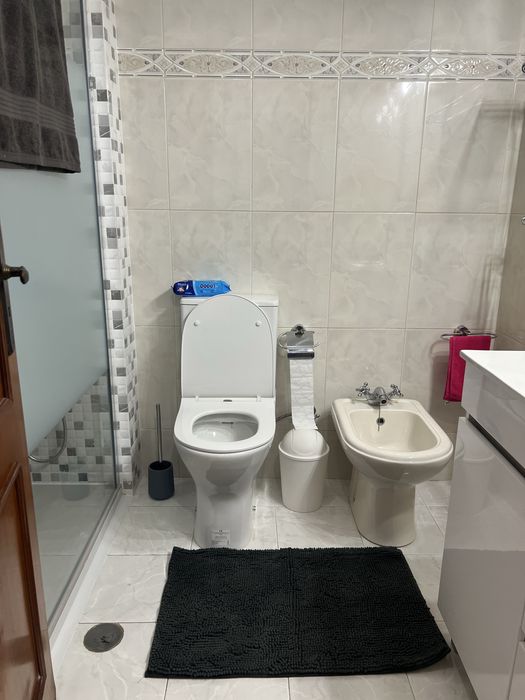 Quartos Mobilados na Amora com Despesas Incluídas