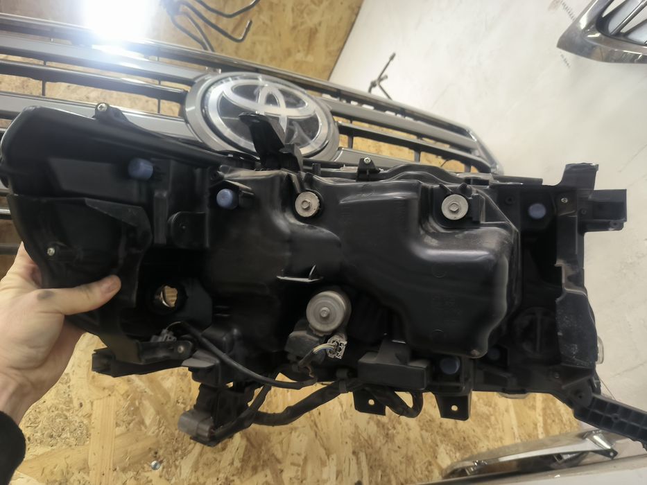 Фара левая land cruiser 200 идеал