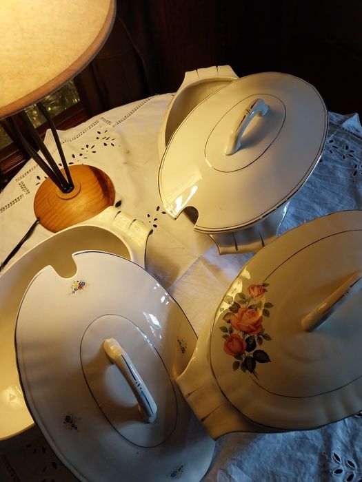 3 terrinas ja com alguns anos da Fábrica  de Sacavém