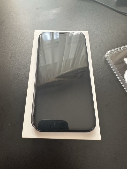iphone 11 , 64 gb , 76akb