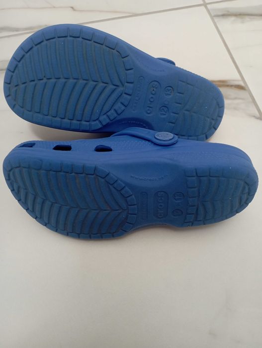 Легенькі Crocs у розмірі 12-13