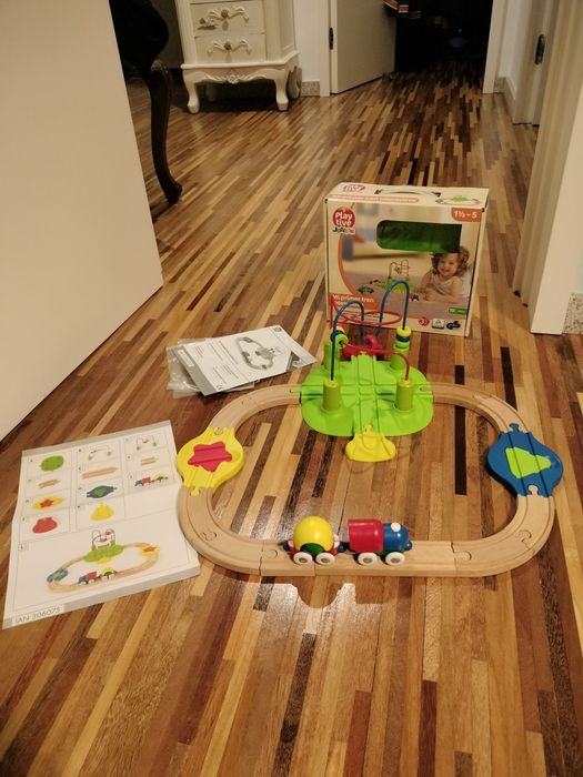 Comboio de madeira interativo