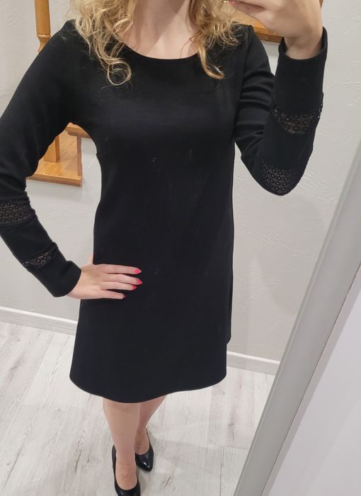 Piękna I elegancka czarna sukienka z koronką