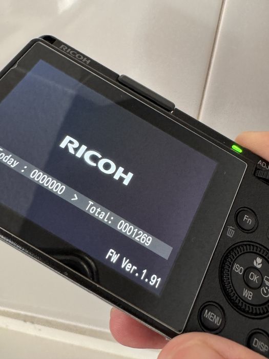 Ricoh GR 3 + Tampa JJC + Bateria Extra