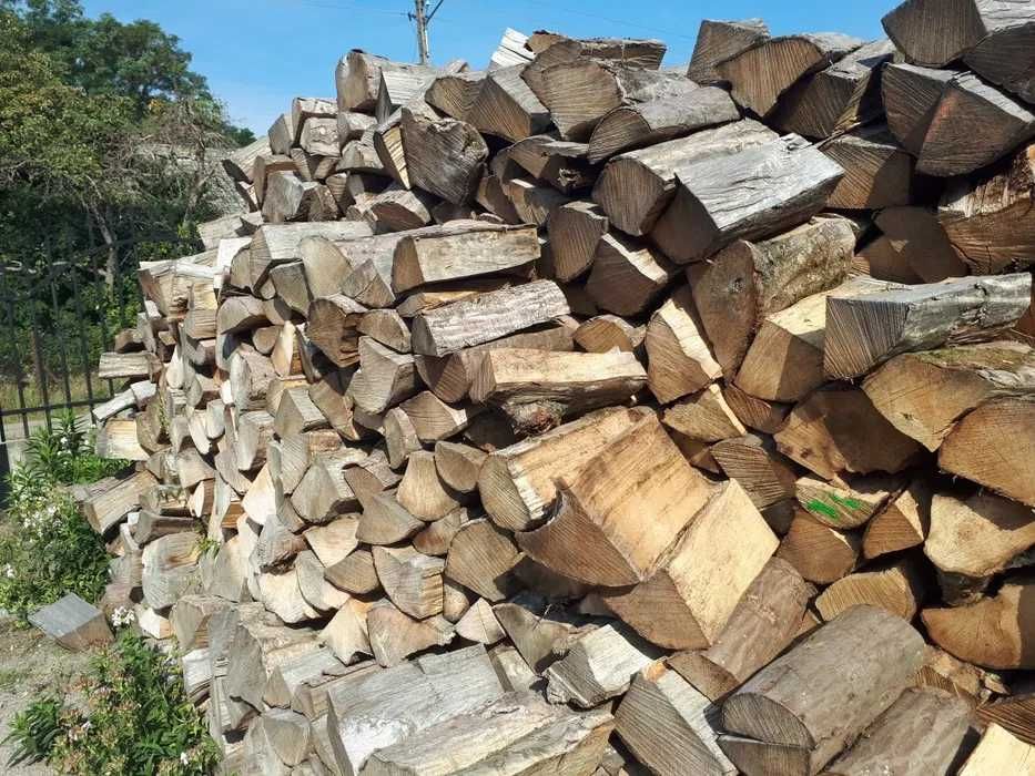 Sezonowane drewno kominkowe i do pieca