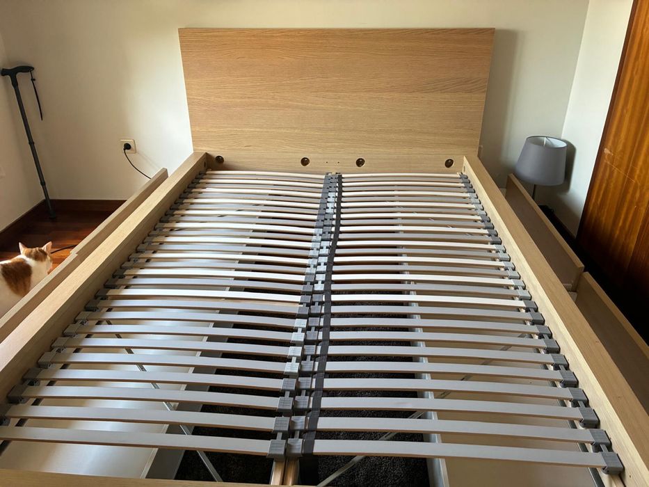 Cama Malm com 4 gavetas