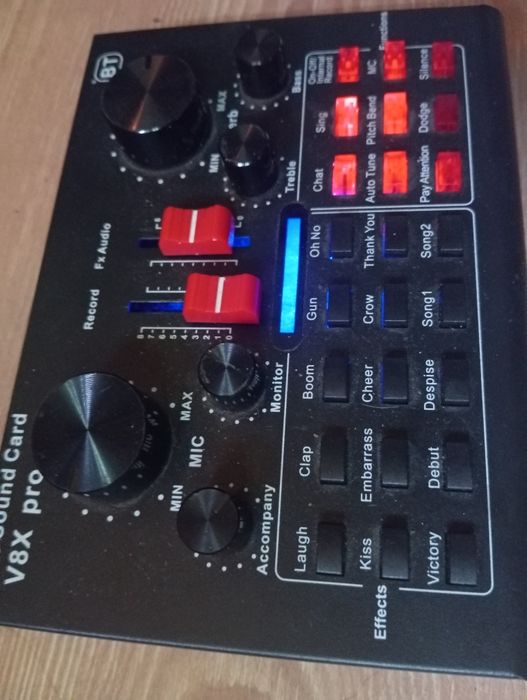 The sound Card v8x pro