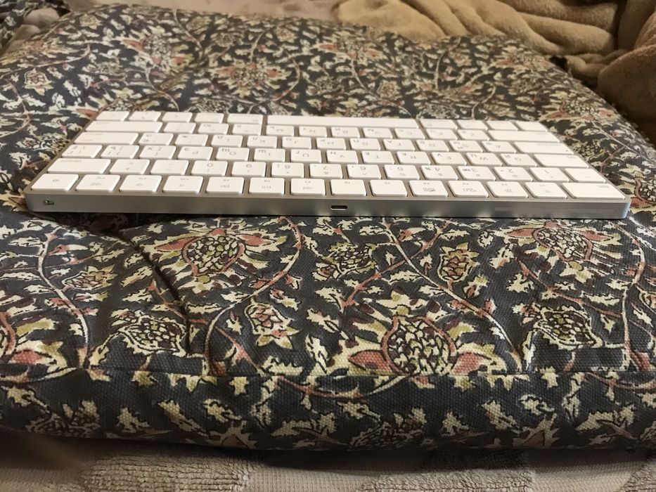 Клавиатура Apple Magic Keyboard 2 A1644 у відмінному стані