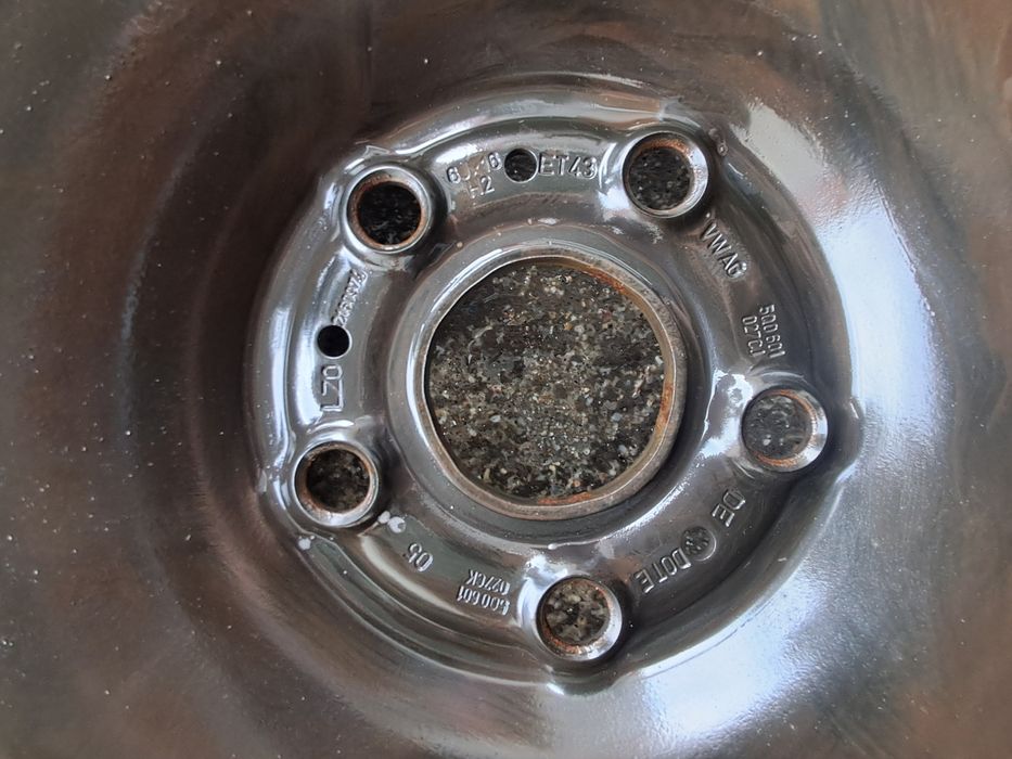 Audi Q2 / A3 8V - Koła  stalowe + kołpaki-205/60 R16 Bridgestone 7,5mm