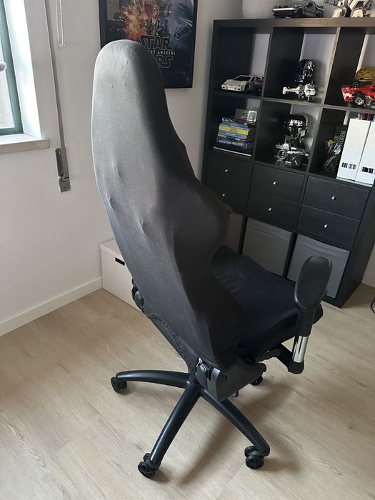 Cadeira Gaming Alpha Gamer Vega – funcional, revestimento do assento degradado