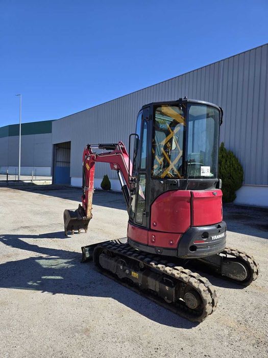 Escavadora/Mini-Giratória Yanmar Vio26
