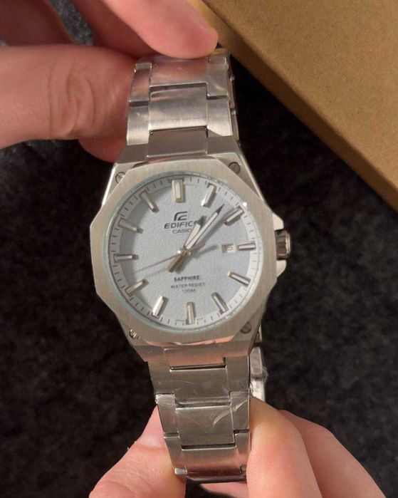 Стильні годинники Casio Edifice