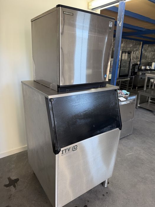 Maquina de Gelo  210kg com deposito  instalação e garantia