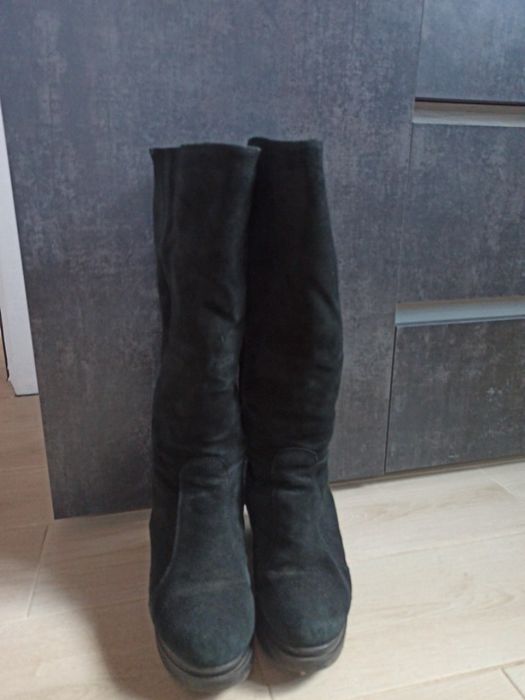 Зимові жіночі чоботи на невеликому каблучку з натуральної замші розмір