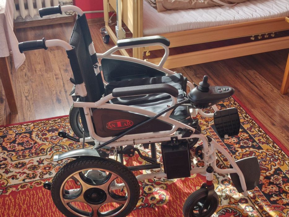 Wózek inwalidzki elektryczny