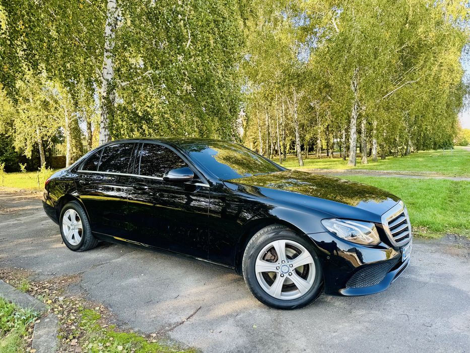 Mercedes-Benz W213 E220d 9G-tronic 2018 Official