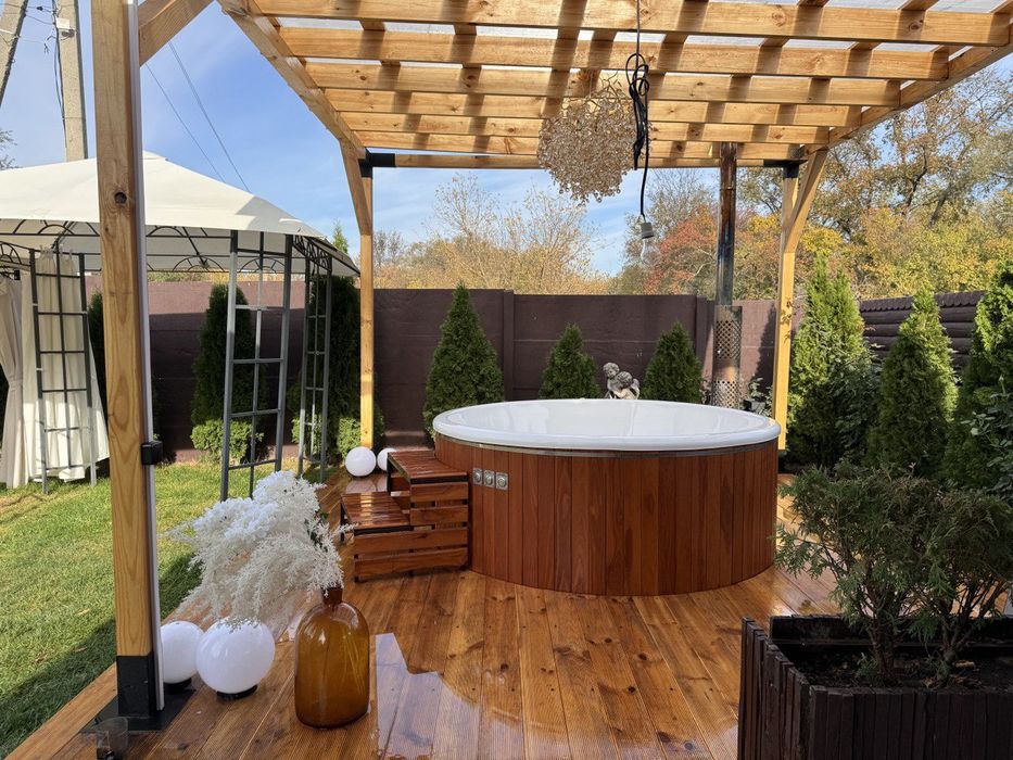 Аренда дома посуточно с большим бассейном и чаном.