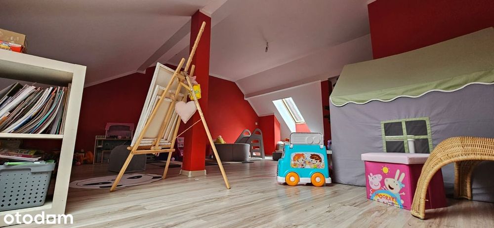 Dom szeregowy z garażem i klimatyzacją, 180 m² w CENTRUM + 2 garaże