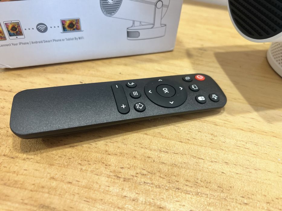 Projetor HY300 Pro+ – Compacto e Versátil Novo