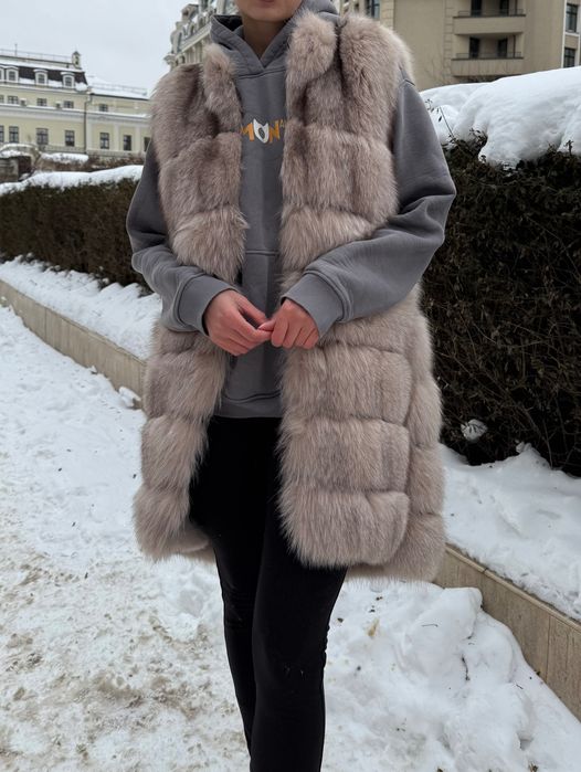 Жилет з хутра песця